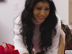 Velké péro, Brunetka, Dávení penisem, Shemale, Kozičky