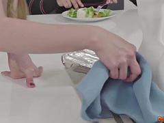 Anaal, Grote mammen, Blond, Pijpbeurt, Bruinharig, Vrijster, Tieten likken