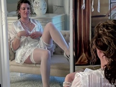 Røv, Brunette, Behåret, Lingerie, Onani, Ældre kvinde, Strømper, Tatovering