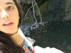 You spend a nice day around the island with Karlee