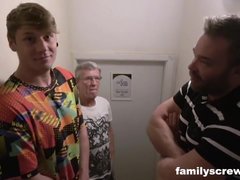 Leie, Blasen, Spermaladung, Familie, Gruppe, Orgie, Sohn, Ehefrau