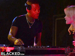 Veľké péro, Čierne, Kuřba, Na tvár