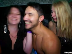 옷 입은 상태로, 옷입고하기, 얼굴에, 여자, 그룹, 파티, 스모킹, 젖가슴