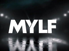 Stora tuttar, Avsugning, Bystig, Milf, Mamma, Naturliga tuttar, Tuttar