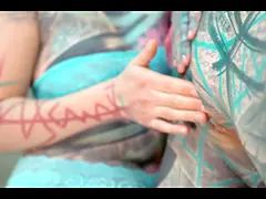 Alternative hotties fuck with TATTOOED Guy