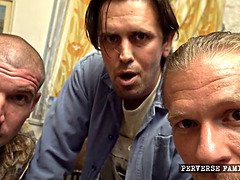 Anal, Avsugning, Långt ner i halsen, Fetisch, Hd, Orgie, Skriker, Tatuering