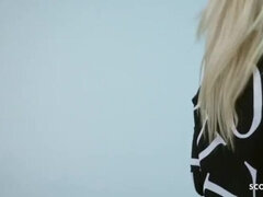 Německé, Milf žcbp, Peníze, Na veřejnosti, Punčochy