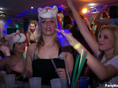 Blondýna, Brunetka, Tvrdě, Skupina, Mezirasové, Orgie, Párty, Zrzavé