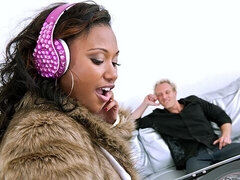 Curvy smut with inviting Bella Moretti from RK Prime