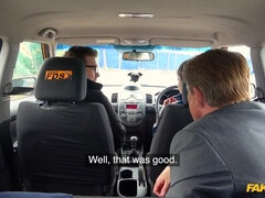 Grote mammen, Blond, Pijpbeurt, Hondjeshouding, Vingeren, Likken, Kut duiken, Tatoeage