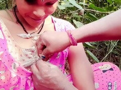 Indian babe experiences hardcore fucking with a stranger in the jungle!