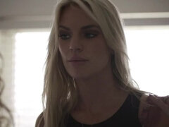 큰 엉덩이, 금발의, 오랄섹스, 닫다, 깊은목구멍, 금기, 가슴으로 조이기, 관음증이 있는 사람