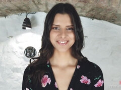 18 ans, Amateur, Mignonne, Lingerie, Nue, Solo, Adolescente, Vierge