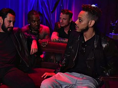 Красотки, Садо мазо, Затыкание рта, Групповуха, Белье, Развязные, Порка, Сиськи