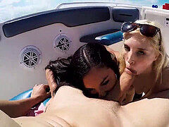 Bikini, Mamada, Cuadrupleta, Al aire libre, Pequeña, Adolescente