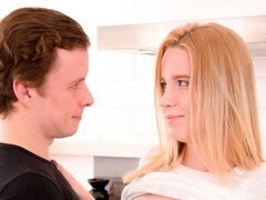 Blond, Pijpbeurt, Handbeurt, Likken, Geschoren, Strippen, Tiener, Tieten likken