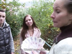 Cumizás, Gesztenyebarna, Csoport, Orgia, Szabadban, Nézőpont, Leborotvált, Tini