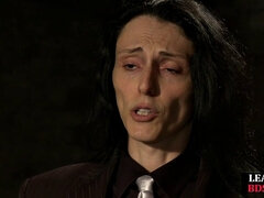 Langt ned i halsen, Dildo, Dominerende, Fetish, Give finger, Gaping, Spanking, Bryster