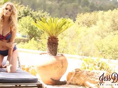 Such an exciting outdoor boobs exposure from shameless chick in bikini Jess Davies