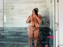 Latina BBW Showers before Deep Drilling