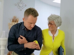 Lucky guy lured into unplanned interracial threesome on bed