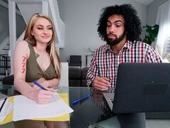 Gros cul, Grosse bite, Gros seins, Sucer une bite, En levrette, Souple, Interracial, Adolescente