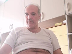 Preliminary Exercises to Start Masturbating with Pleasure!