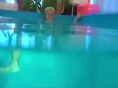 Evinja, Ženska, Samozadovoljevanje, Zrela, Milf, Bazen, Solo, Vibrator