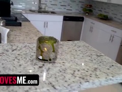 Pik sutte, Komme i munden, Langt ned i halsen, Pik, Komme på ansigtet, Pov, Teenager, Bryster