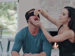 Anaali, Perse, Suihinotto, Ruskeahiuksinen, Sekarotuinen, Imevä