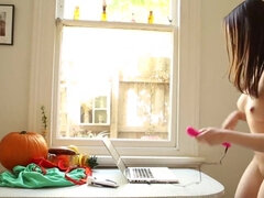 Amateur cutie plays with pussy for webcam show