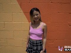 69, Asiatique, Blonde, Sucer une bite, Tir de sperme, Faciale, Hard, Adolescente