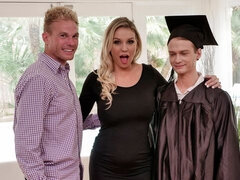 Κώλος, Μεγάλα βυζιά, Πίπα, Σε στάση σκύλου στα τέσσερα, Μαλακία, Ώριμη γυναίκα, Ξυρισμένη, Τατουάζ