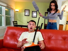 Μεγάλος κώλος, Μεγάλος πούτσος, Μεγάλα βυζιά, Πίπα, Μελαχροινή, Σε στάση σκύλου στα τέσσερα, Κοκκαλιάρης, Έφηβος