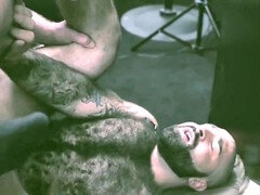 Anal, Stor pik, Pik sutte, Britisk, Buttet, Behåret, Kysse, Sutte