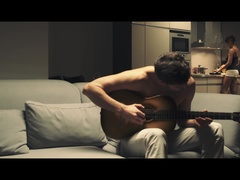 Avsugning, Brunett, Par, Creampie, Dominans, Fingering, Kysser, Naturlig