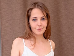 Amatör, Stor kuk, Avsugning, Doggystyle, Rakad, Tatuering, Tonåring, Tuttar