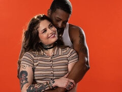 18 jahre, Blasen, Hundestellung, Interrassisch, Natürlichen titten, Rasiert, Jungendliche (18+), Titten