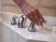 Bagno, Tette grandi, Bionda, Tettona, Hd, Mamma che vorrei scoparmi, Solo, Tatuaggi