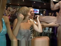 Szépség, Cumizás, Kebles, Pénisz, Kézimunka, Hd, Érett feleség, Nyilvános