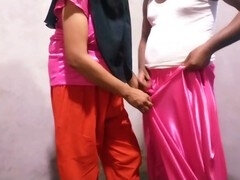 Anal, Arabe, Cul à la bouche, Conversation vulgaire, Indienne, Belle mère, Toilettes, Épouse