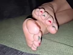 Wooly behind the scenes foot session with some festive fun