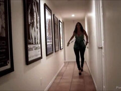 Babe, Brunette, Lækker