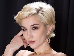 Blondína, Honění, Milf  mčbp, Prirodzené prsia, Pička, Krátke vlasy, Stripping, Kozičky