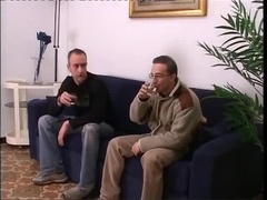 Nana, Grosse bite, Sucer une bite, Éjaculer dans la bouche, Italienne, Chatte, Plan cul à trois, Laide