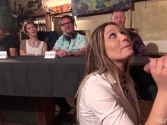 Duży tyłek, Duży kutas, Duże cycki, Obciąganie, Styl na pieska, Mamuśka, Publiczny