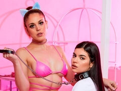 Brunette, Dominerende, Fetish, Give finger, Onani, Barberet, Smække, Teenager