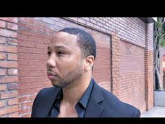 Velký zadek, Velké kozy, Černé, Na pejska, Podpatky, Líbání, Venku, Tetování