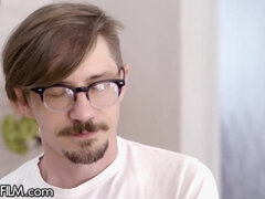 Culo grosso, Tette grandi, Pompino, Gola profonda, Toccando, Masturbazione, Sculacciata, Tette