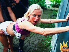 Grote mammen, Blond, Vies, Hondjeshouding, Moeder die ik wil neuken, Buiten, Openbaar, Kut duiken